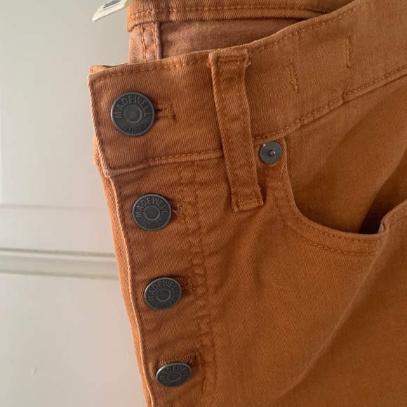 9" Mid-Rise Skinny Jeans: Garment-Dyed Button-Front Edition - Picture 5 of 8
